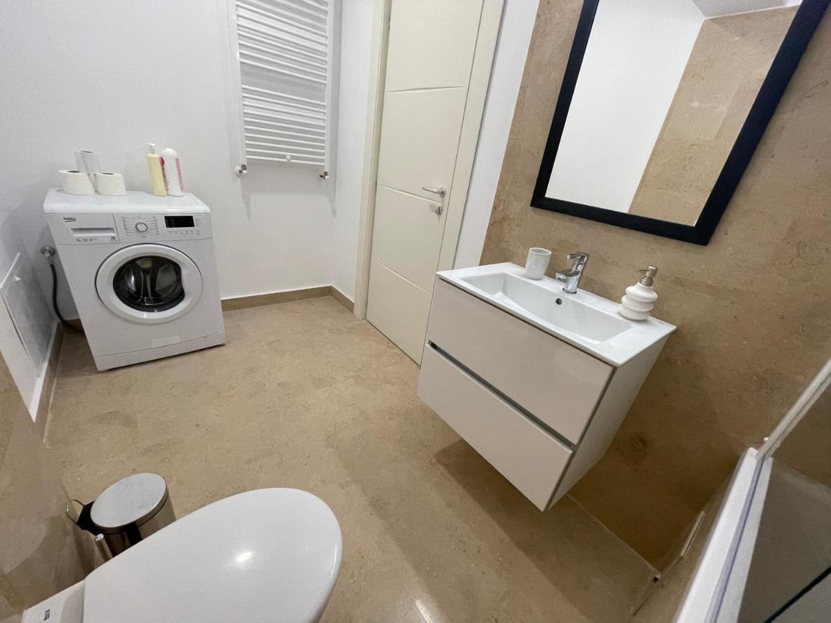 Modern Gray / Designed Leilighet Iasi Eksteriør bilde